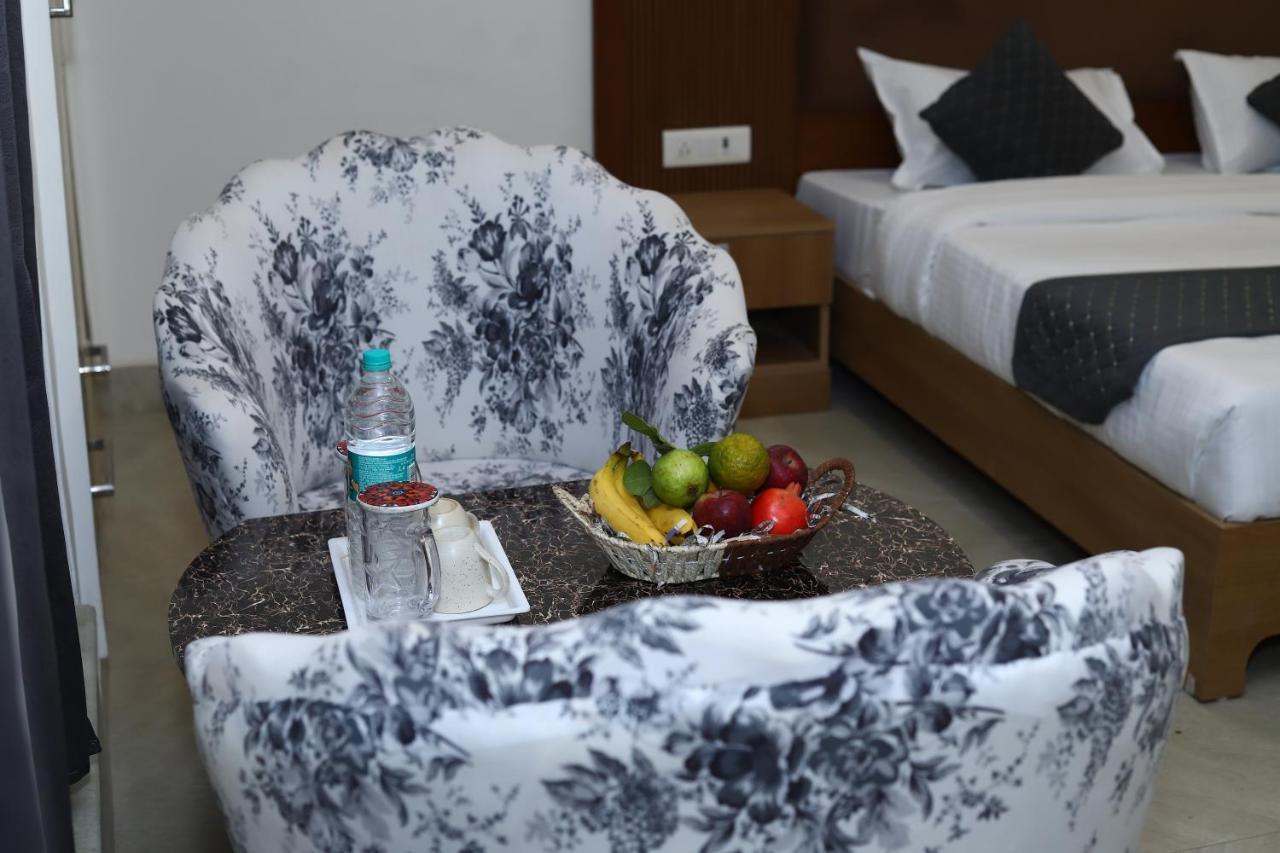 Lyf Corporate Suites - Noida Sector 19 Екстер'єр фото