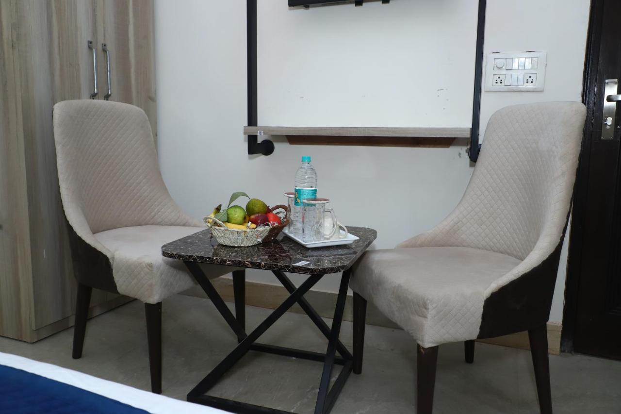 Lyf Corporate Suites - Noida Sector 19 Екстер'єр фото