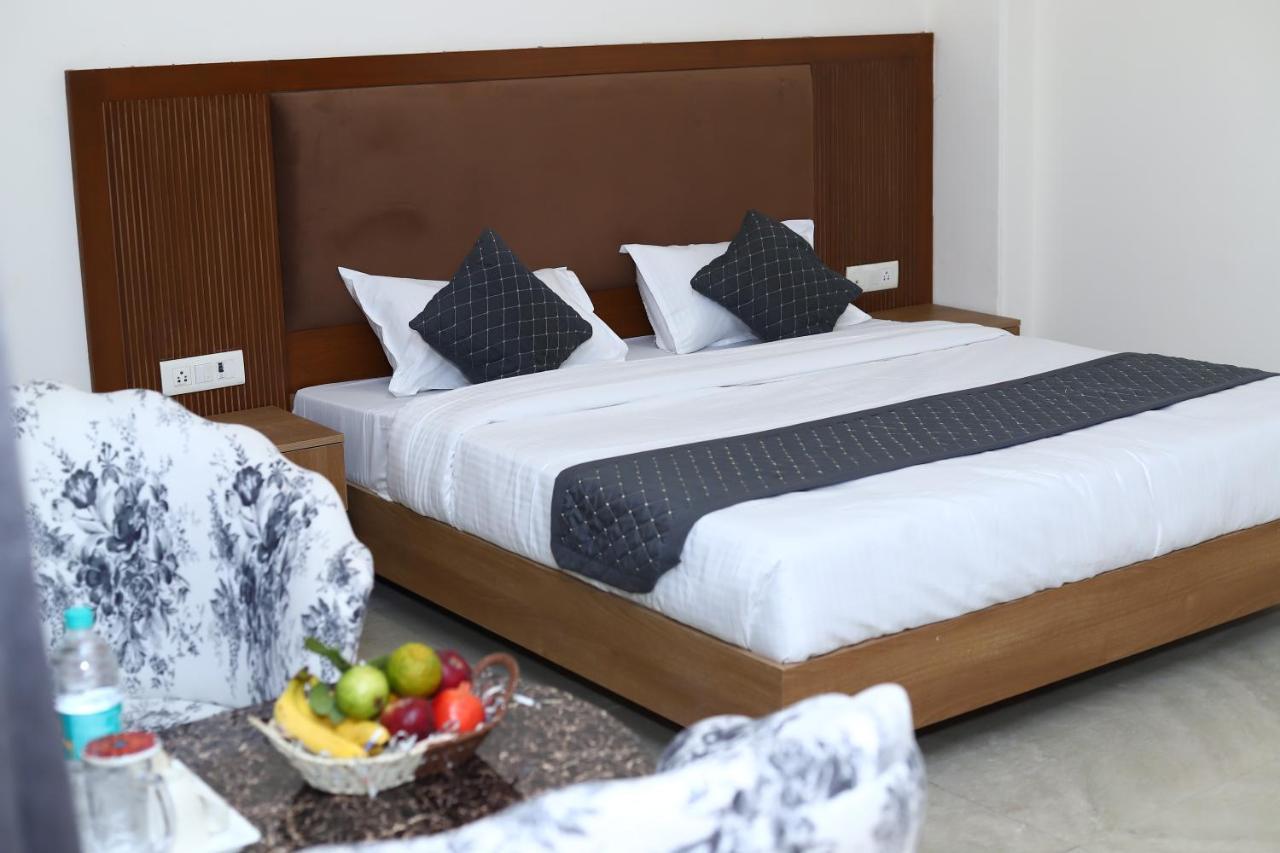 Lyf Corporate Suites - Noida Sector 19 Екстер'єр фото