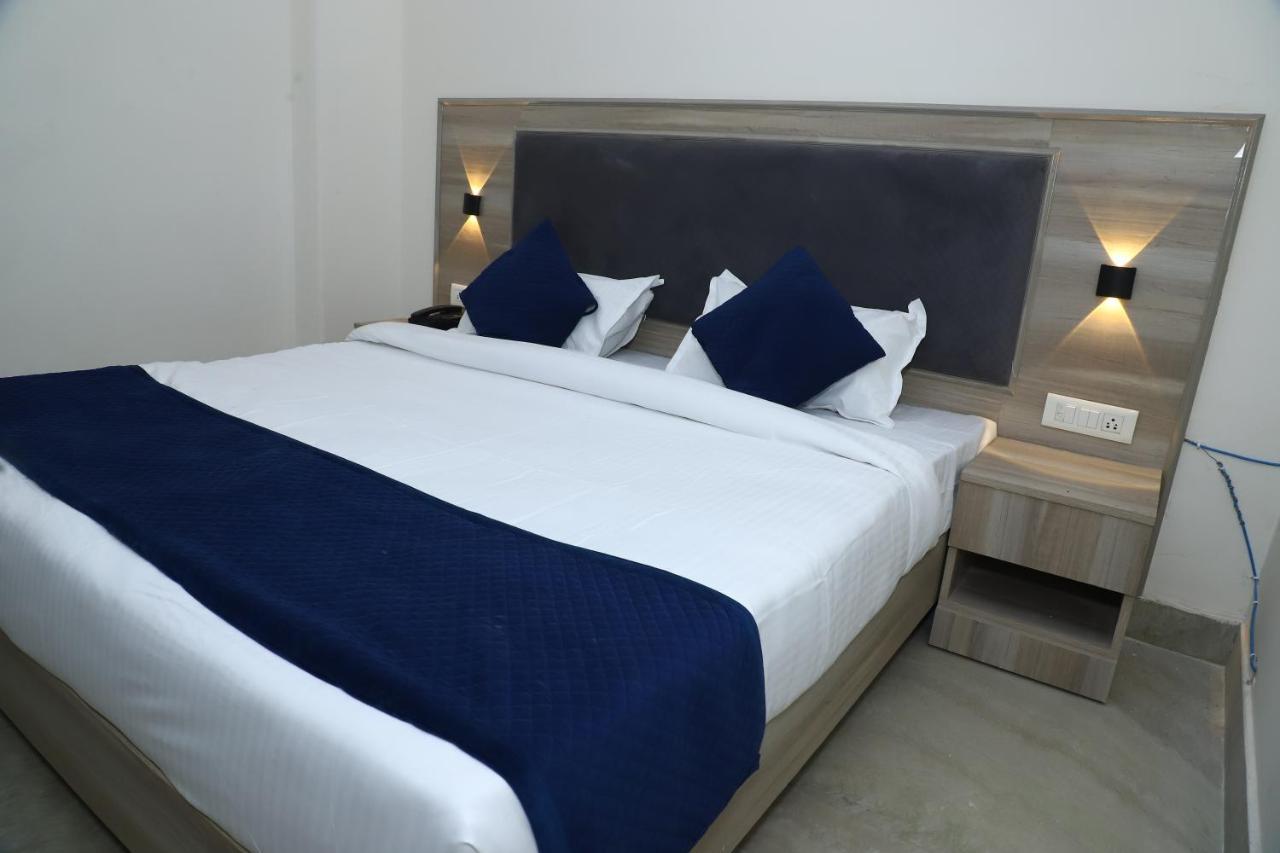 Lyf Corporate Suites - Noida Sector 19 Екстер'єр фото