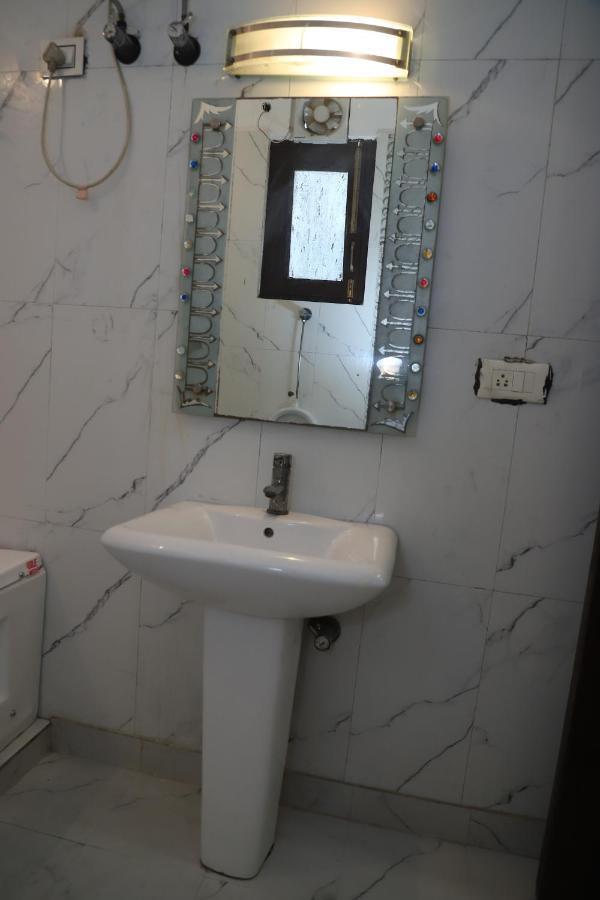 Lyf Corporate Suites - Noida Sector 19 Екстер'єр фото