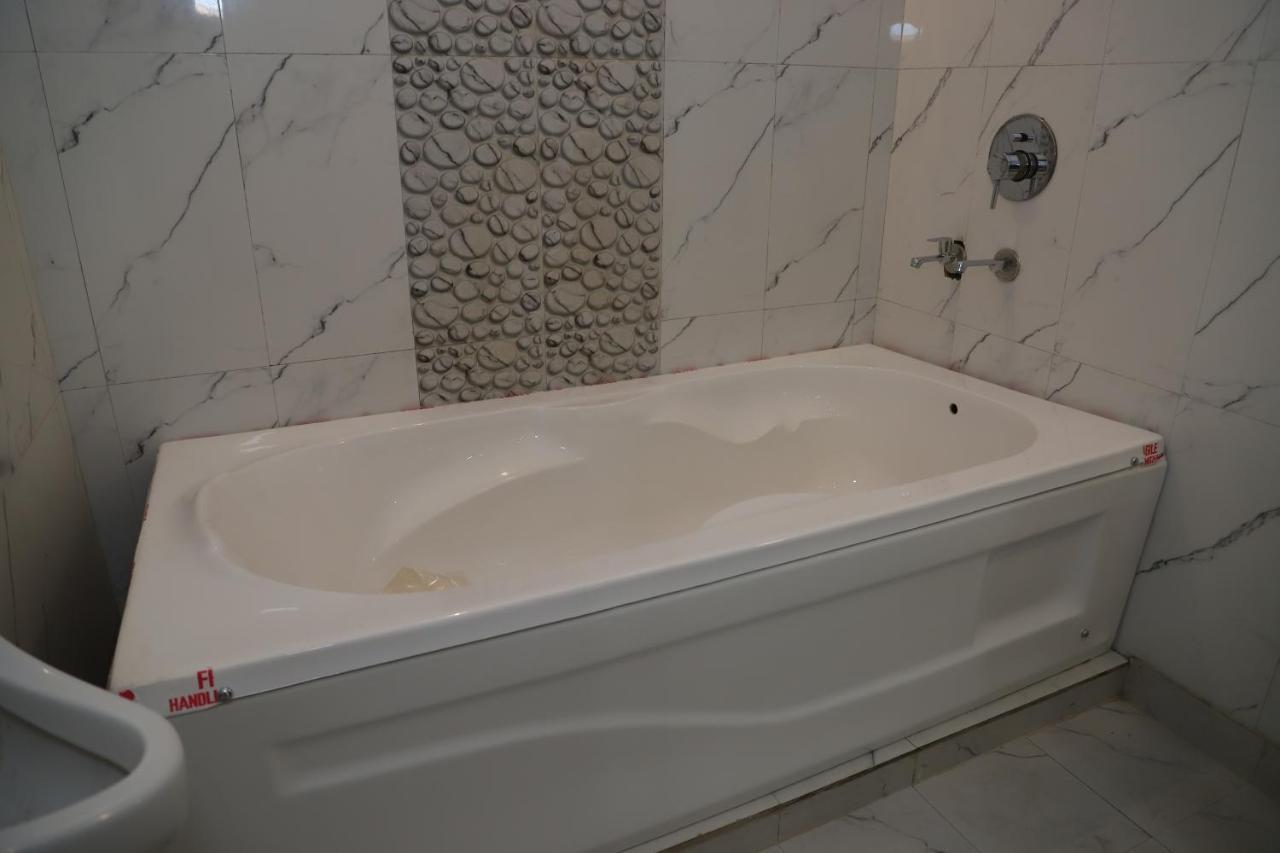 Lyf Corporate Suites - Noida Sector 19 Екстер'єр фото