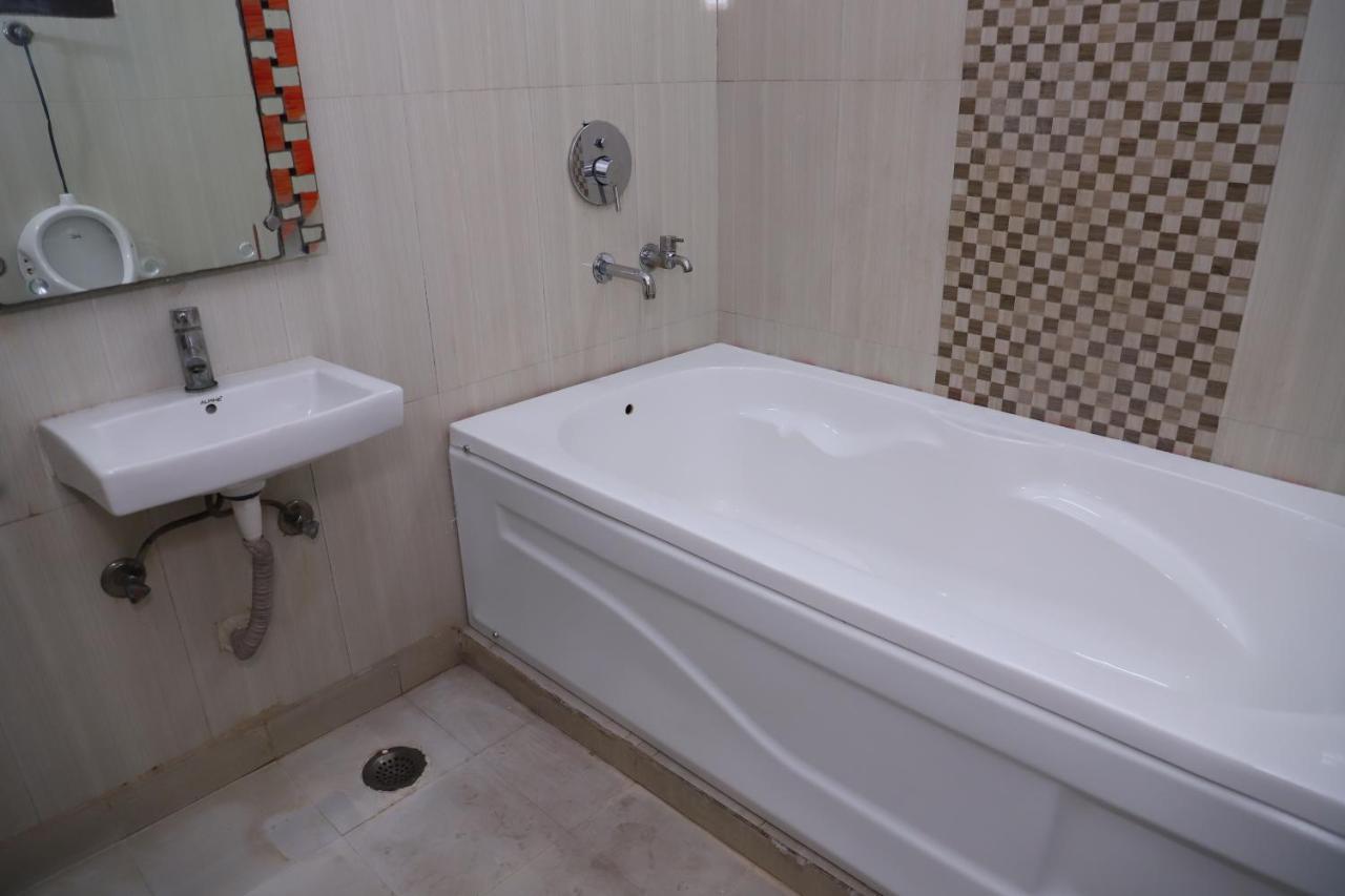 Lyf Corporate Suites - Noida Sector 19 Екстер'єр фото